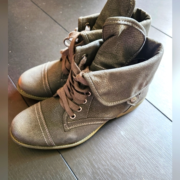 RocketDog Heeled Boot BARLEY WORN Size 7 1/2 - Picture 1 of 8